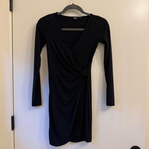 TEN ARITZIA Black Long-Sleeve Wrap-Style Dress with Knot Detail - LBD 2XS